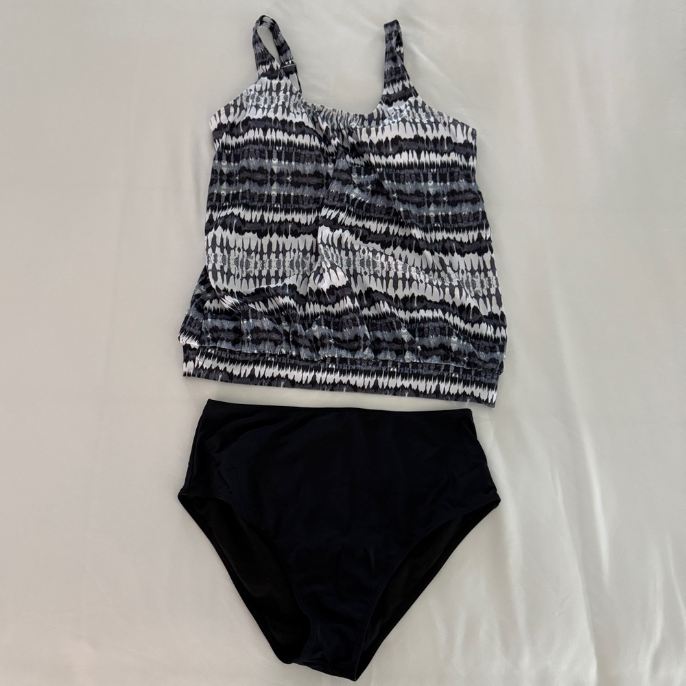 Yonique Women’s 2 Piece Blouson Tankini Swimsuit Sz L Loose Fit Bathing Suit NWT